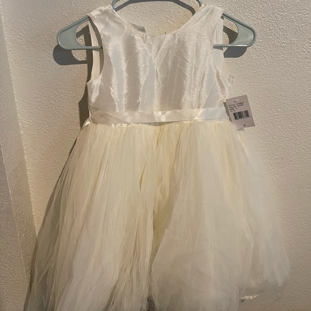 Pippa and Julie size 5 off white formal girls dress.